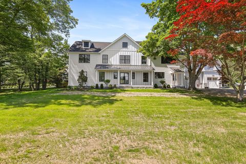 52 Garibaldi Lane New Canaan CT 06840