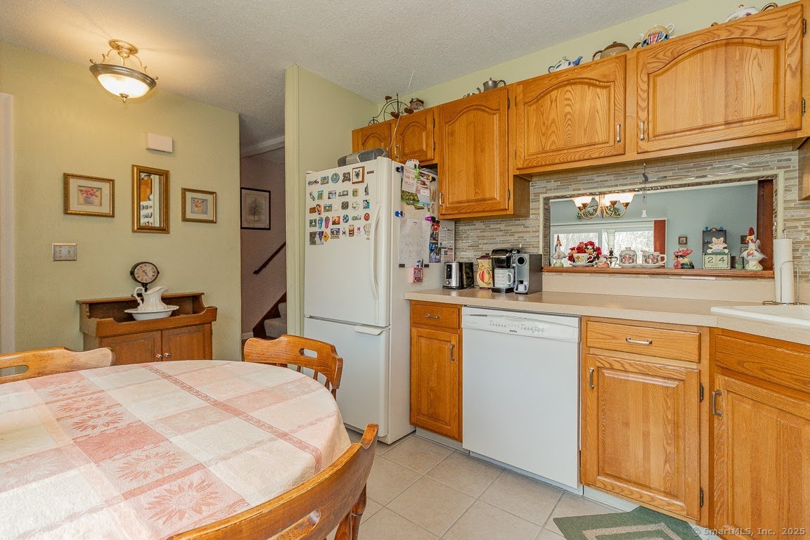43 Robin Brook Drive #43, Newington, Connecticut image 4