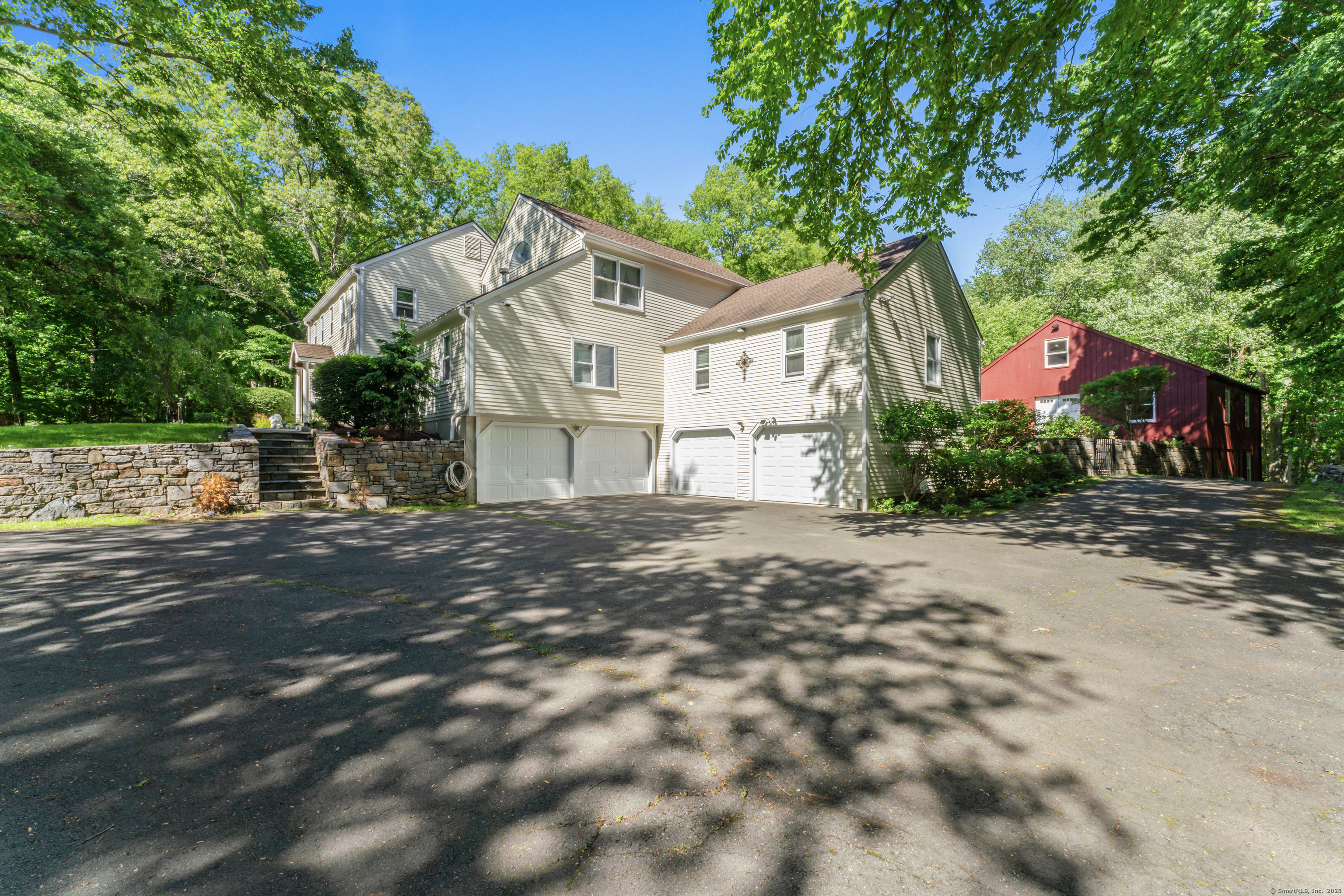 32 Echo Valley Road