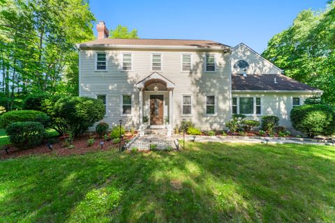 32 Echo Valley Road Newtown CT 06470