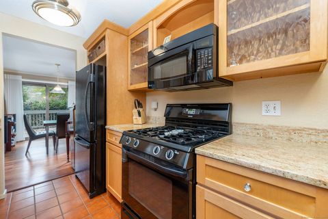 Tiny photo for 2 Highland Square #2, Avon, CT 06001 (MLS # 24133853)