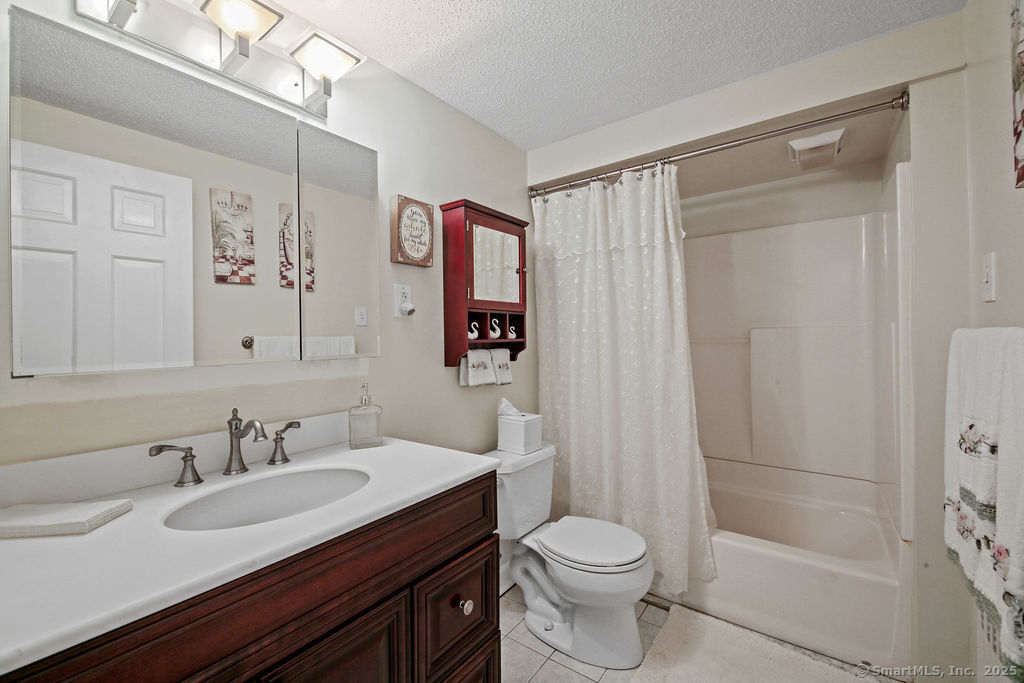 594 S Quaker Lane, West Hartford, Connecticut image 13