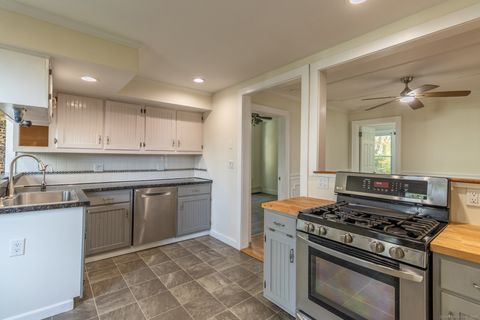 Tiny photo for 7 Starr Place, East Hampton, CT 06424 (MLS # 24134680)