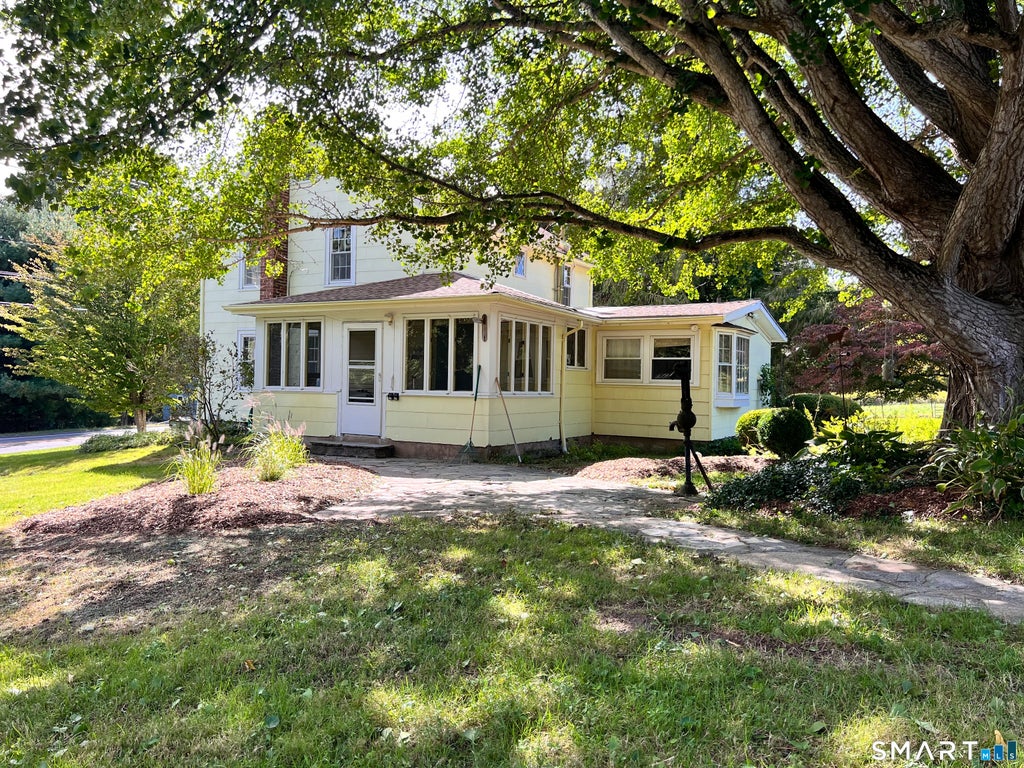 Photo of 110 W High Street, East Hampton, CT 06424 (MLS # 24210181)