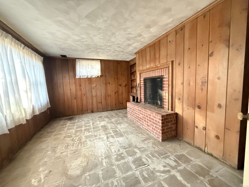 Photo of 17 Woodlawn Avenue, Norwalk, CT 06854 (MLS # 24138100)