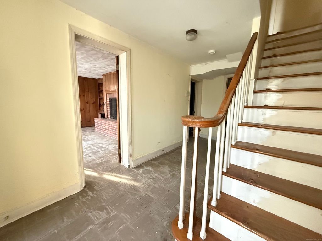 Photo of 17 Woodlawn Avenue, Norwalk, CT 06854 (MLS # 24138100)