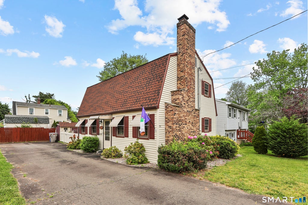 Photo of 30 Hawthorne Street, Bristol, CT 06010 (MLS # 24175365)