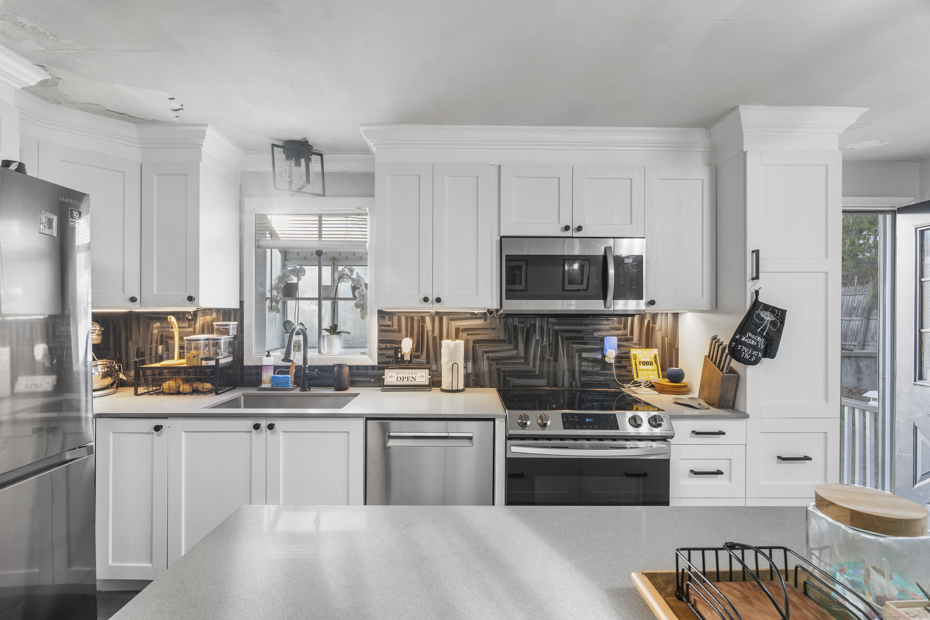 374 Vincellette Street, Bridgeport, Connecticut image 13