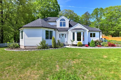 52 Robin Hill Lane Hamden CT 06518