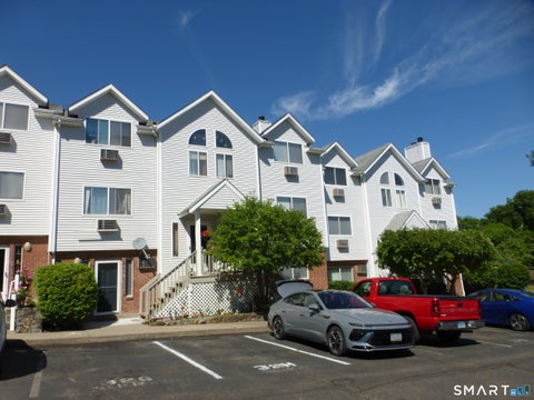 Photo of 925 Oronoke Road #32G, Waterbury, CT 06708 (MLS # 24182690)