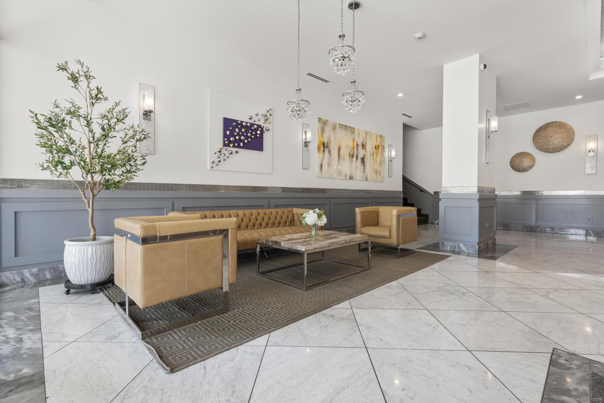 44 Strawberry Hill Avenue 5L