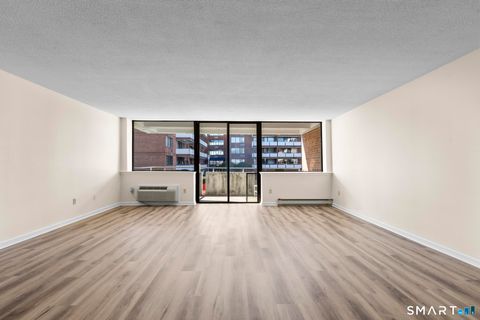 Tiny photo for 1460 Elm Street #124, Stratford, CT 06615 (MLS # 24165265)