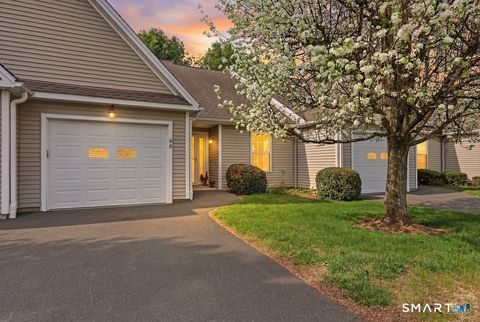 Photo of 98 Haley Lane #98, Newtown, CT 06482 (MLS # 24167914)