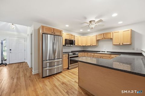 Tiny photo for 98 Haley Lane #98, Newtown, CT 06482 (MLS # 24167914)