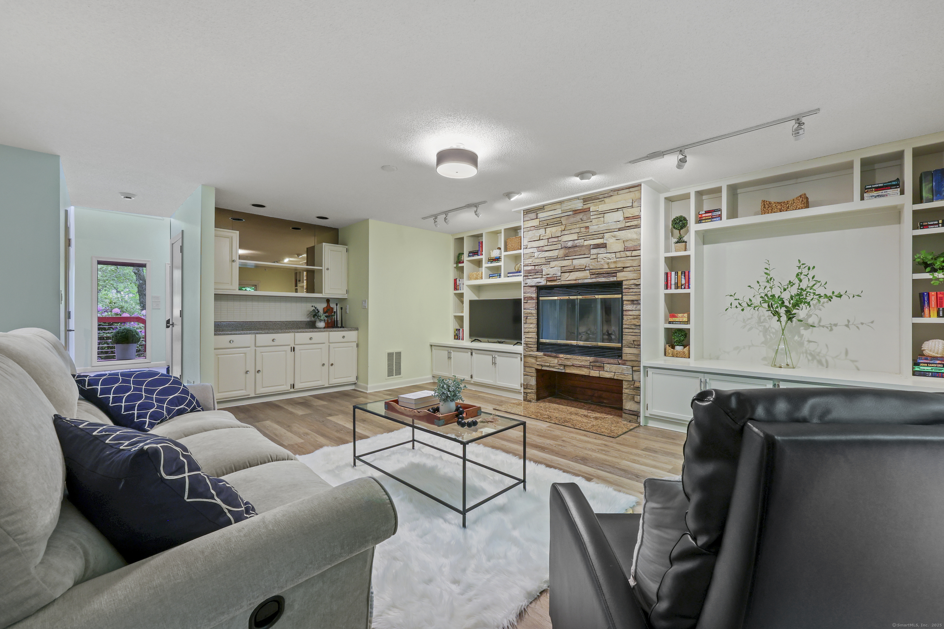 114 Mountain View Road, Glastonbury, Connecticut image 3