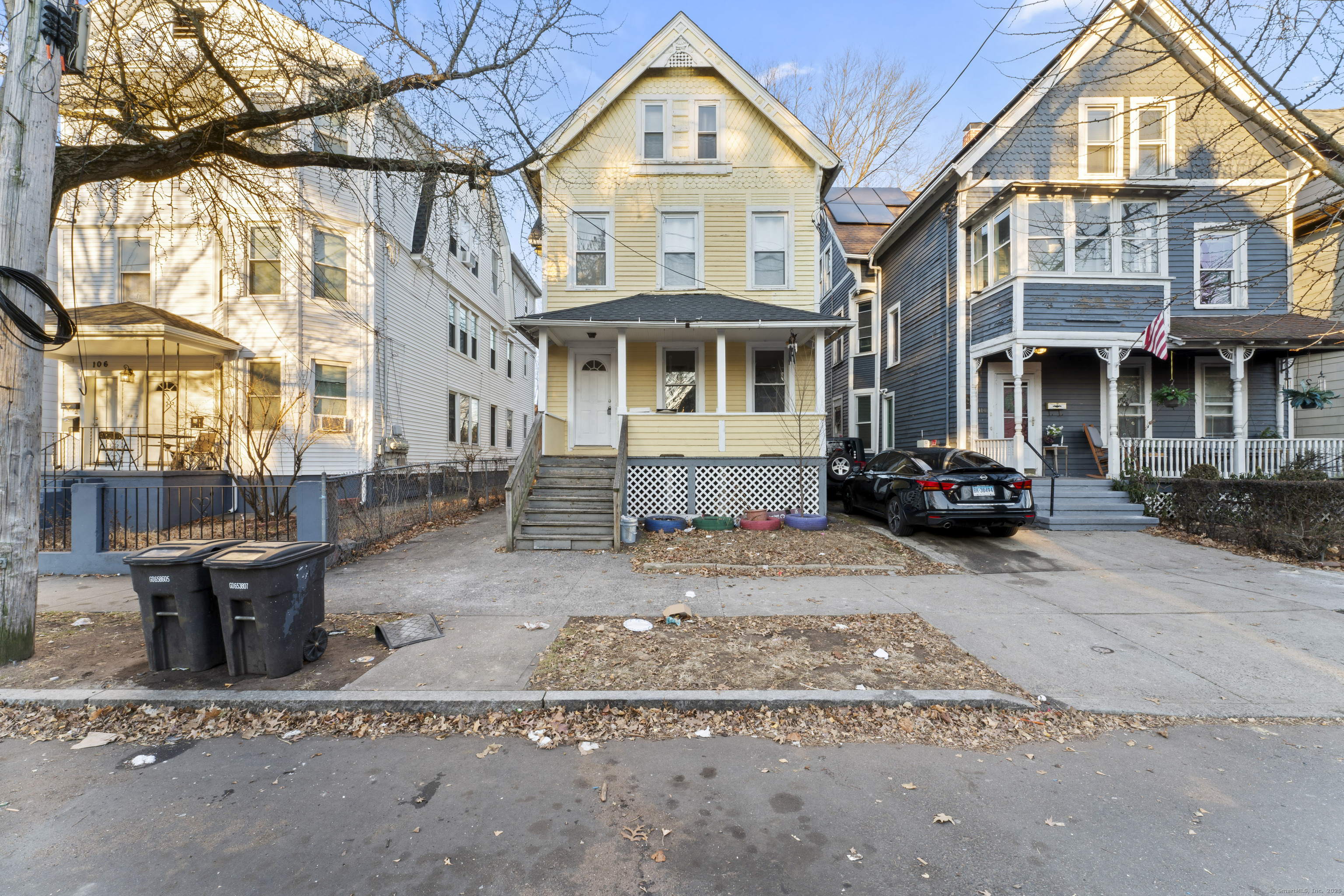 Plymouth Street, New Haven, Connecticut - 6 Bedrooms  
2 Bathrooms  
9 Rooms - 