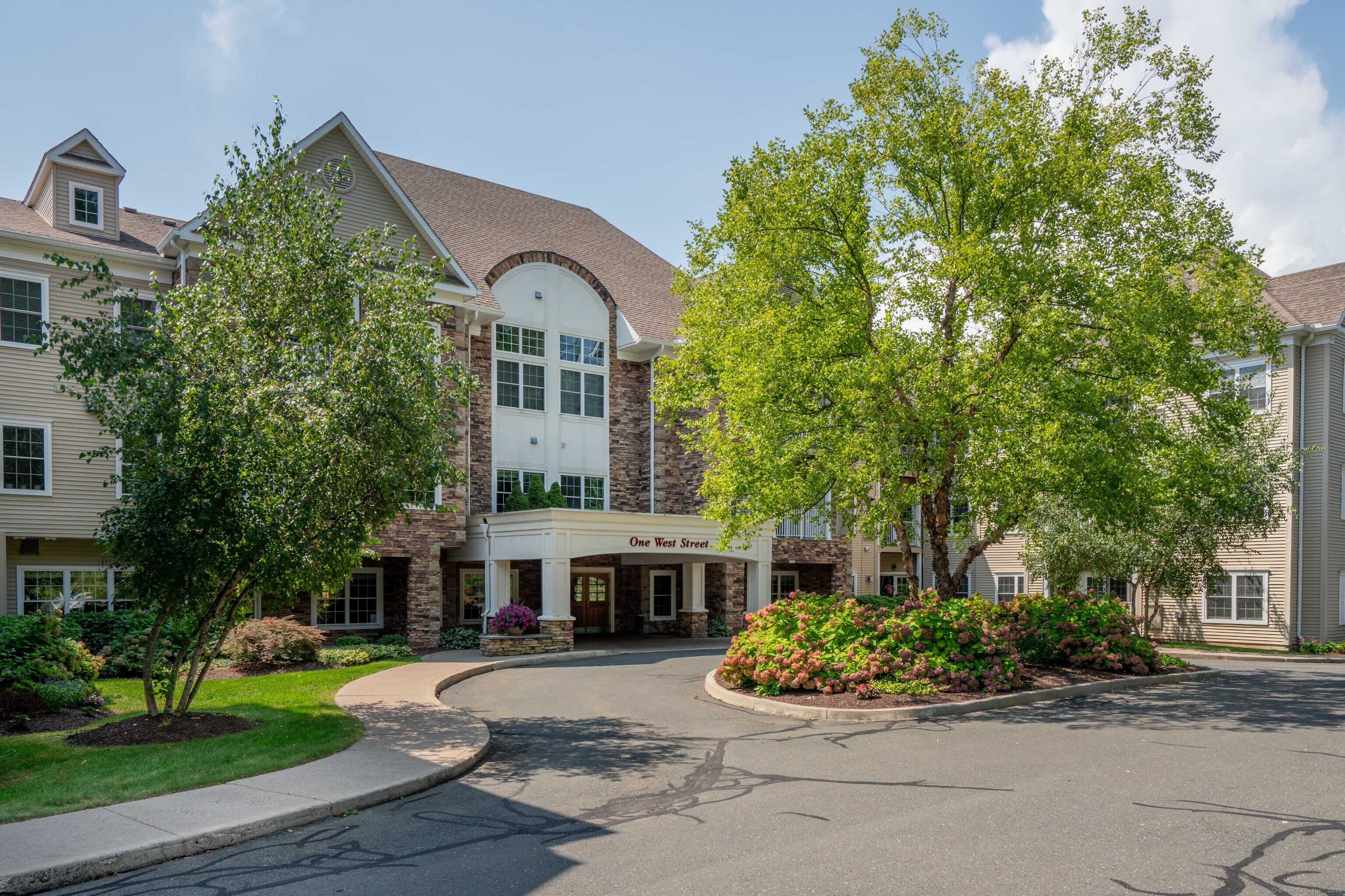1 West Street 322