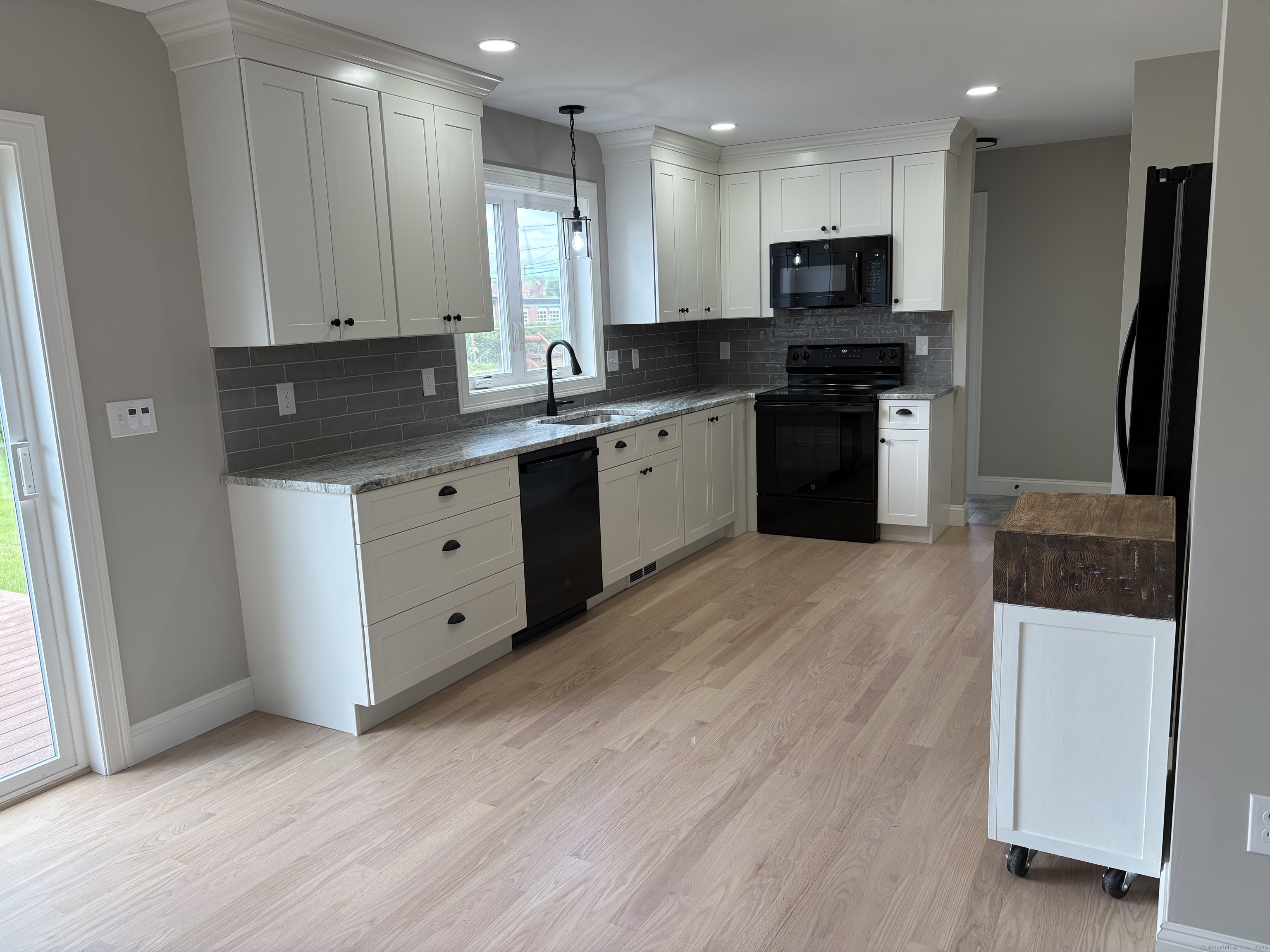 19 Race Avenue, Plainville, Connecticut image 6