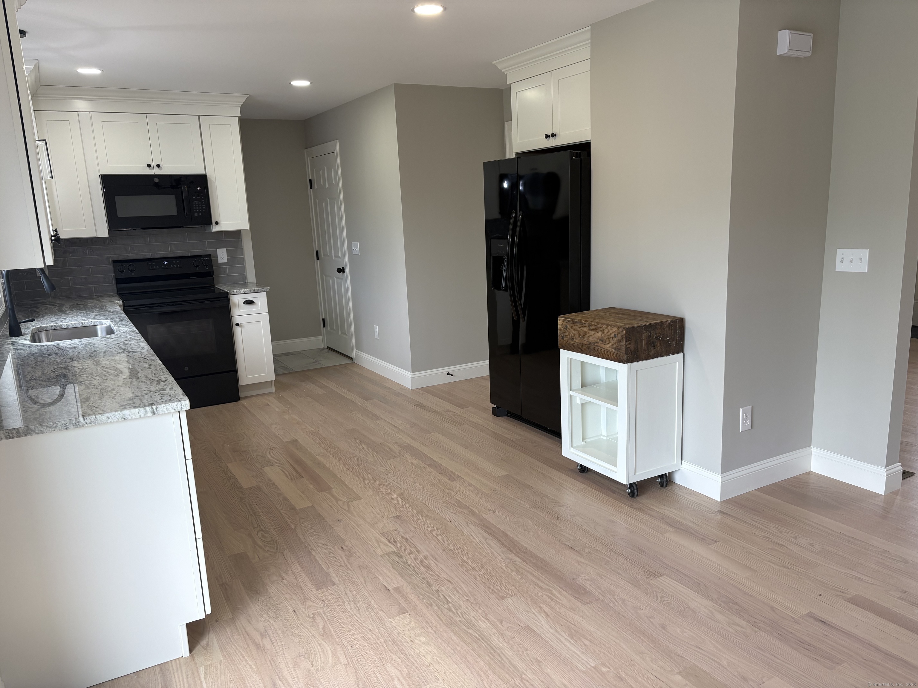 19 Race Avenue, Plainville, Connecticut image 7
