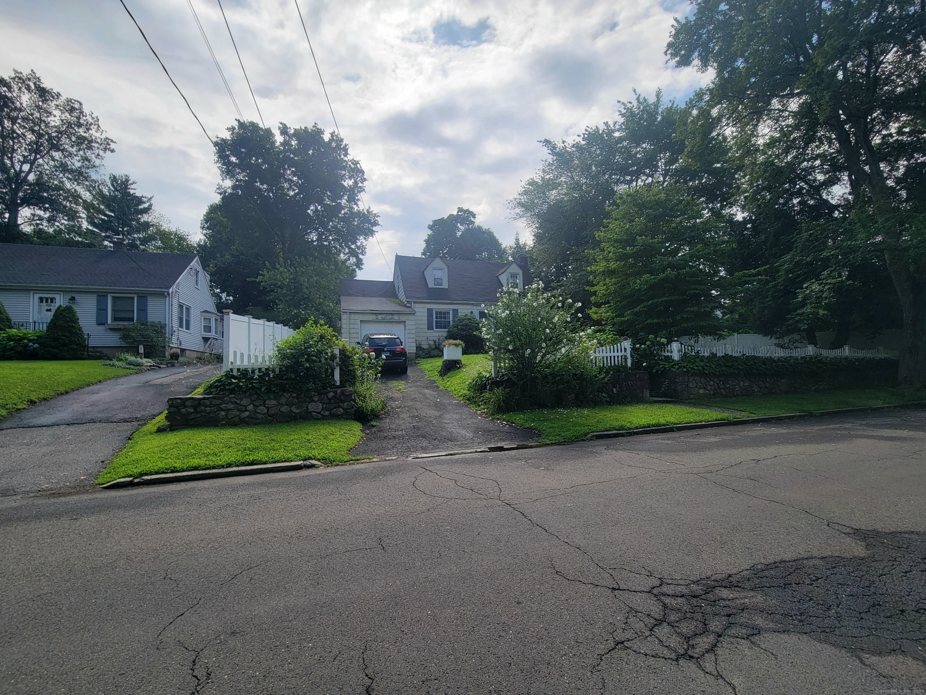 99 Woodbury Avenue