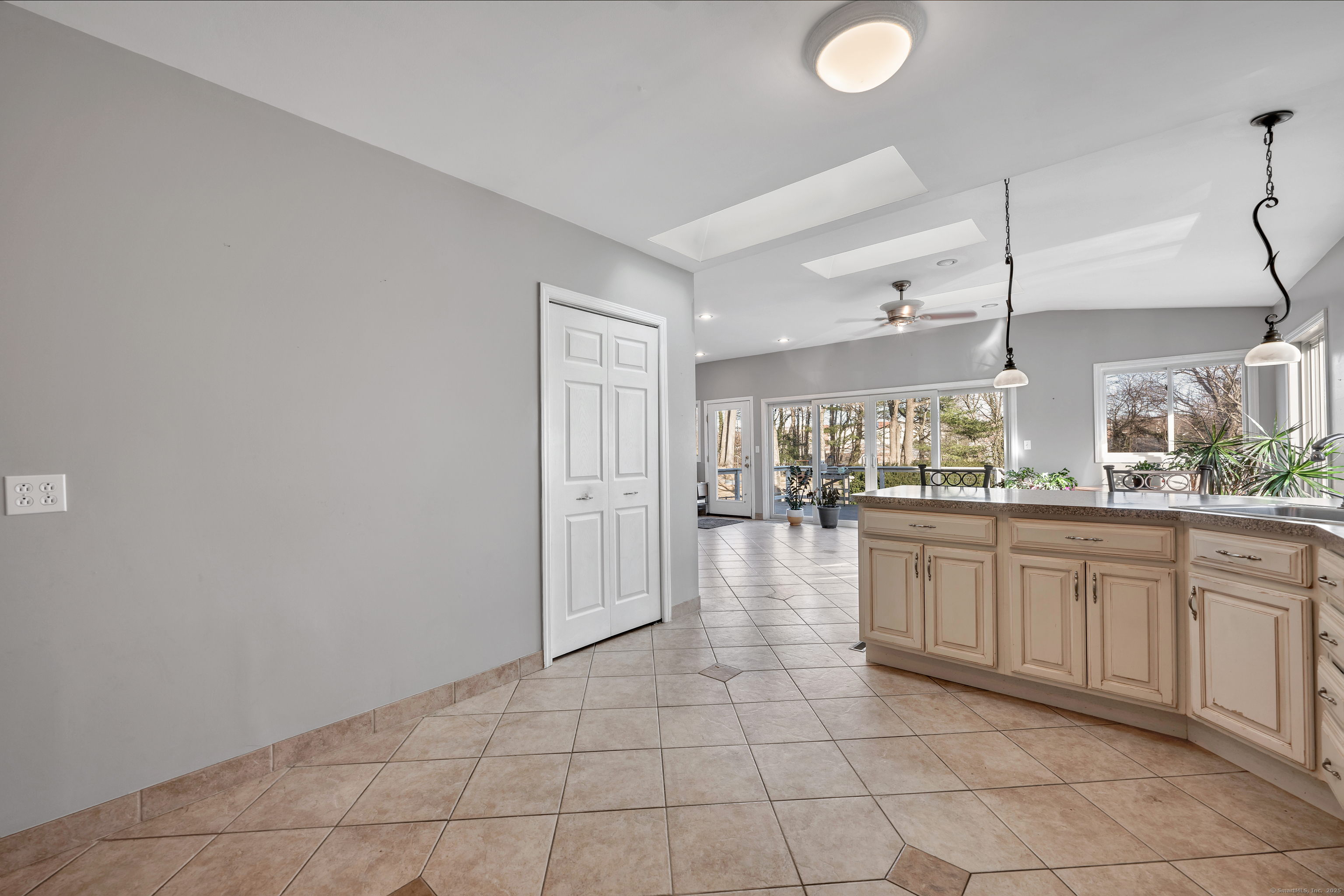 167 Church Street, West Haven, Connecticut image 11