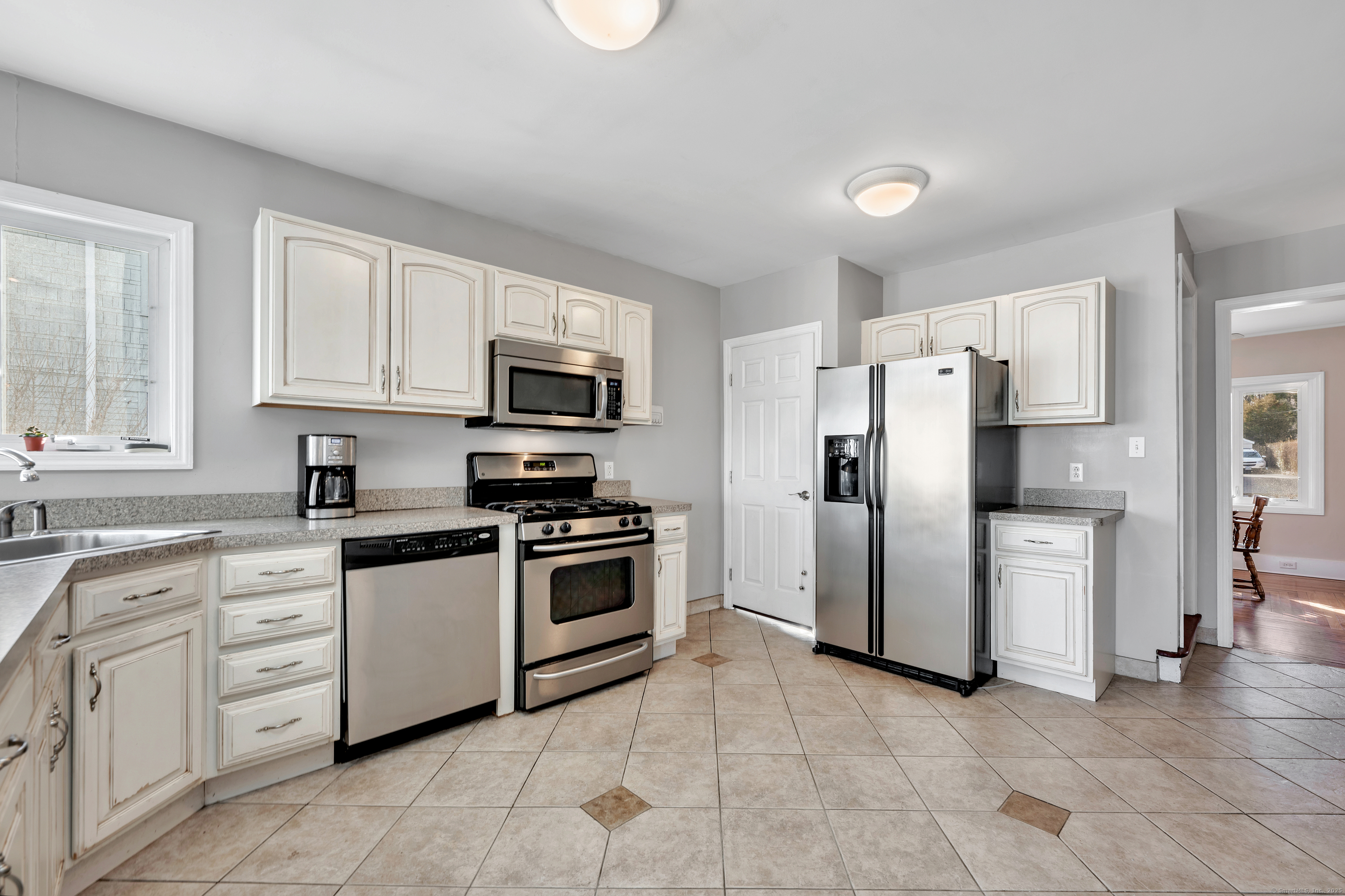167 Church Street, West Haven, Connecticut image 10