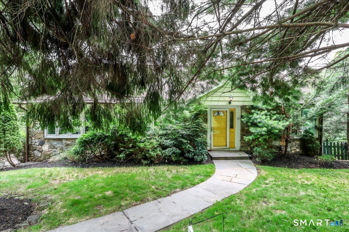 12 Dick Finn Road