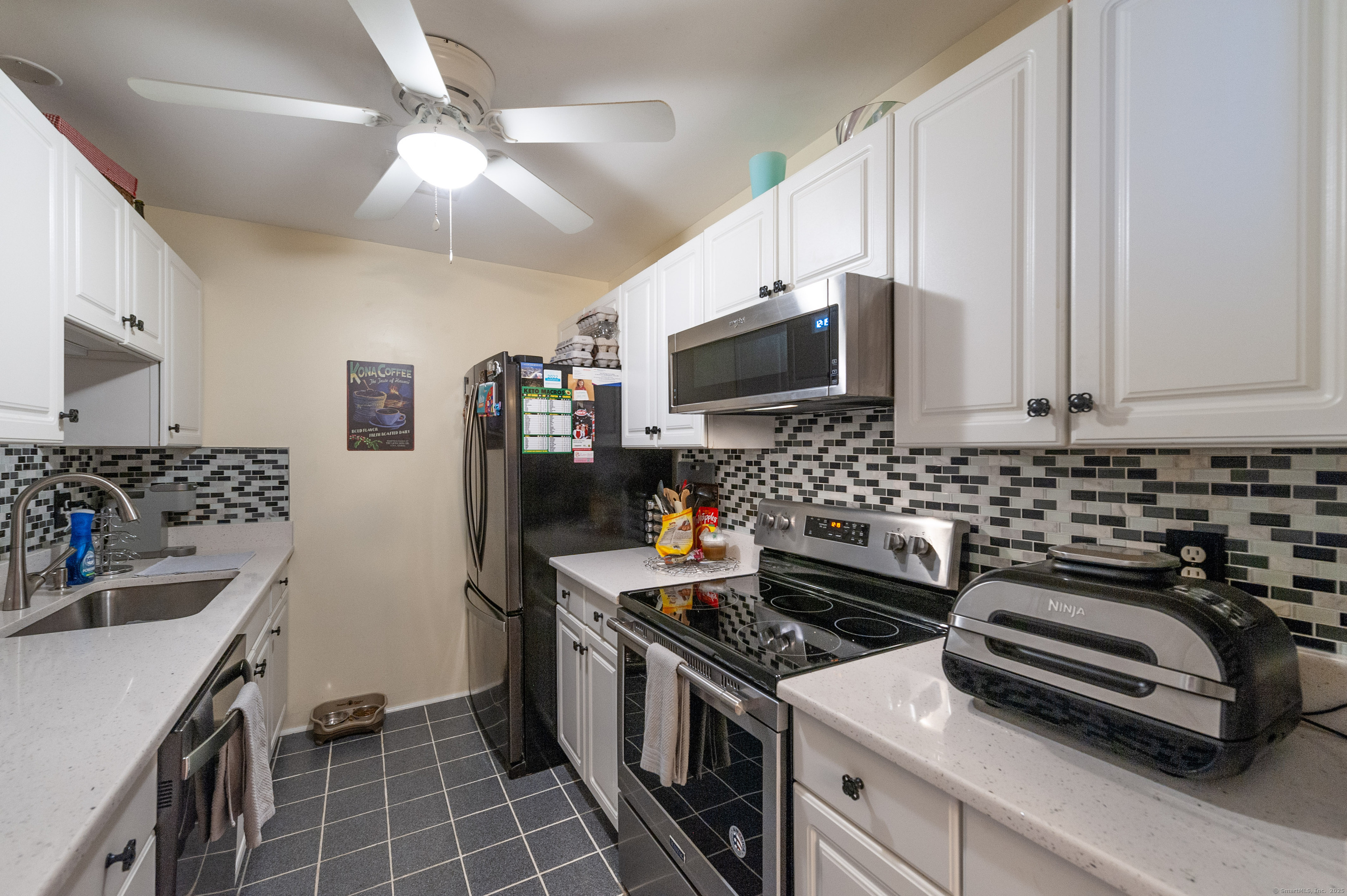 228 Laura Boulevard #228, Norwich, Connecticut image 4