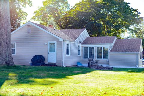 17 Oakwood Manor Cromwell CT 06416