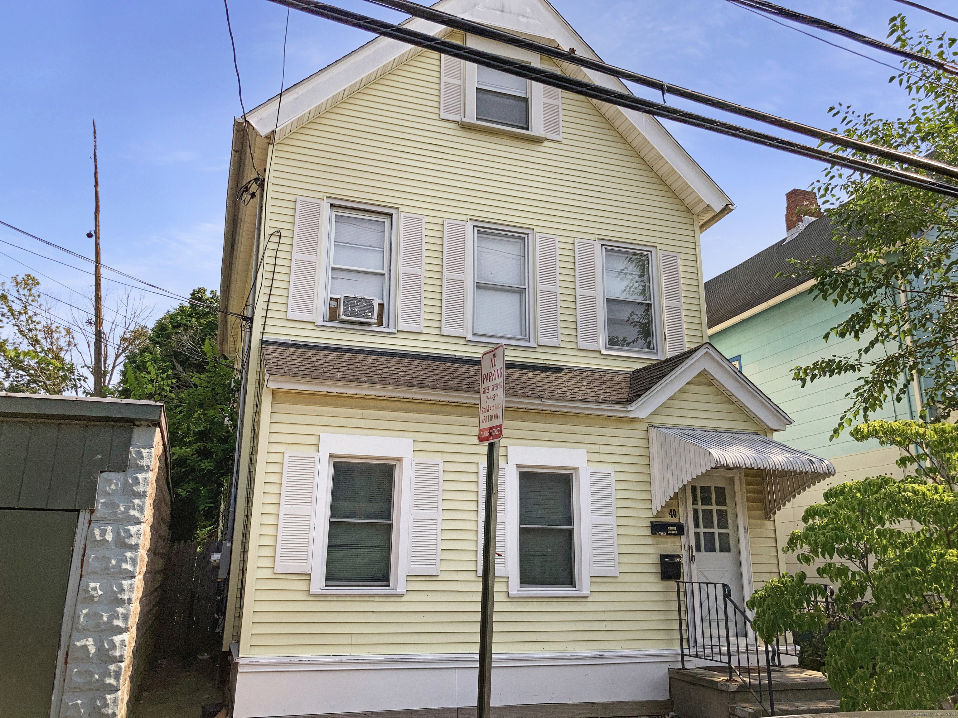 Property for Sale at 40 2nd Street, New Haven, Connecticut - Bedrooms: 5 
Bathrooms: 3 
Rooms: 11  - $399,000
