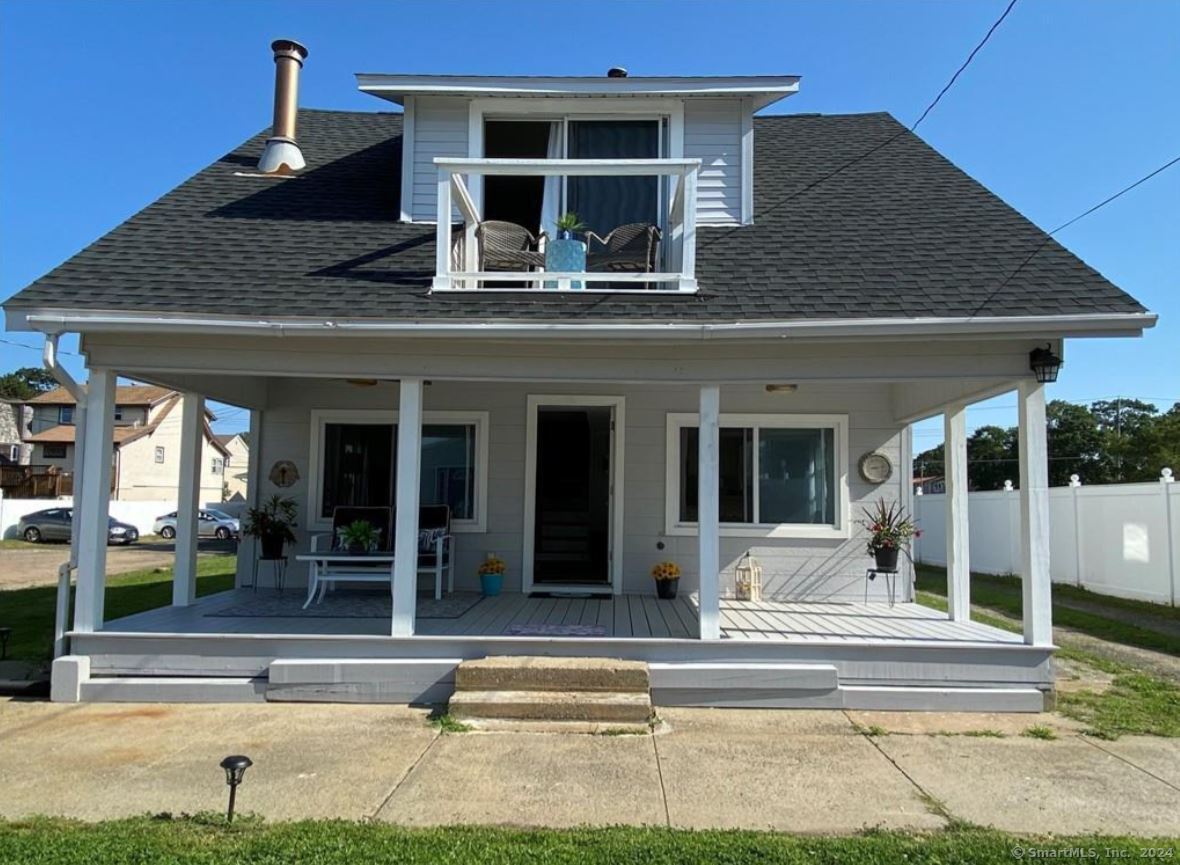 Rental Property at 210 Cosey Beach Avenue, East Haven, Connecticut - Bedrooms: 3 
Bathrooms: 2 
Rooms: 7  - $3,200 MO.