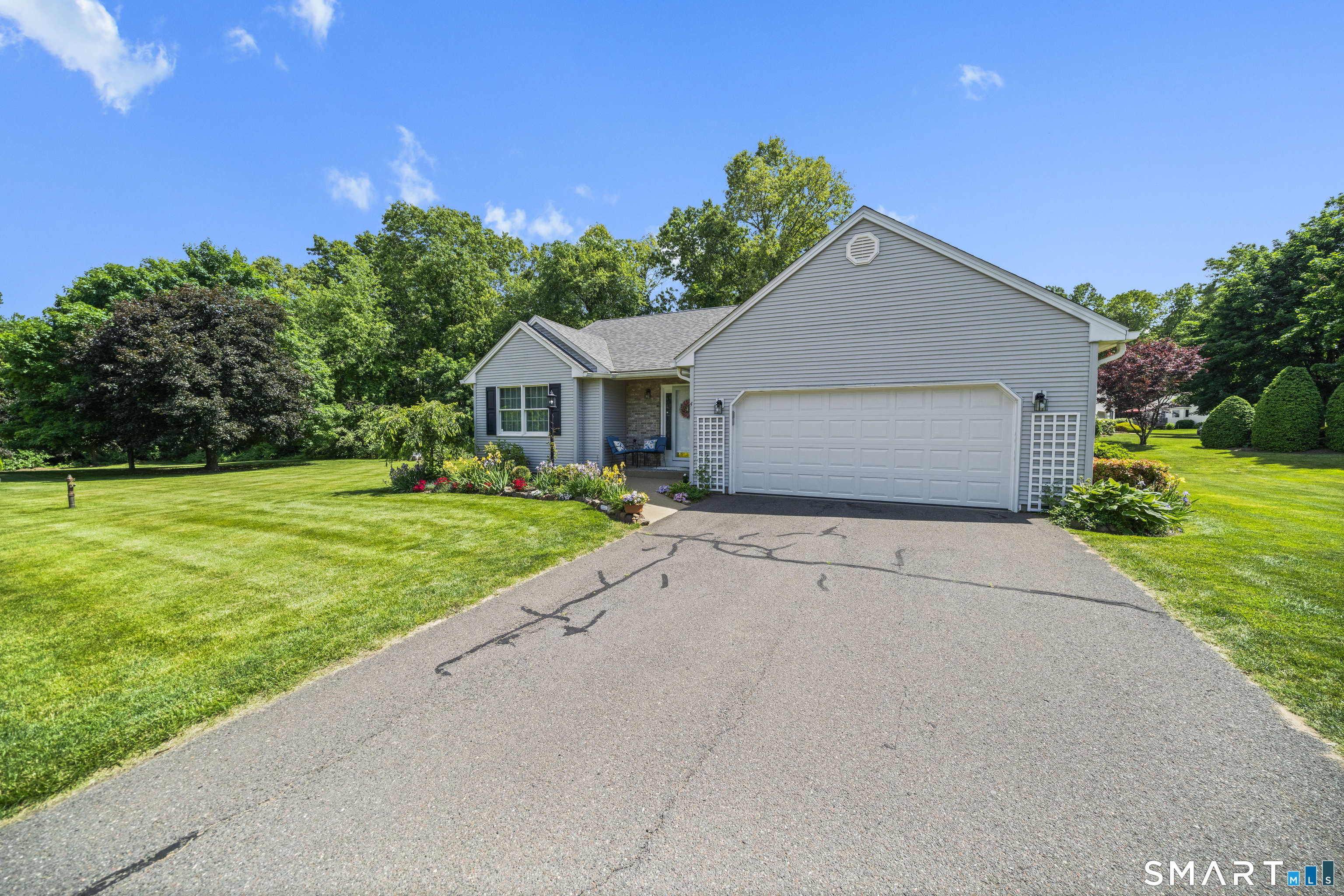 4 Woodbridge Drive 4