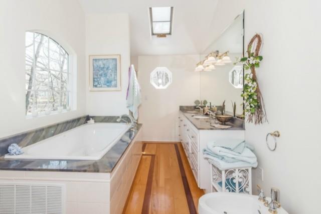 Greenwich, Connecticut 06878, United States, 4 Bedrooms Bedrooms, ,4 BathroomsBathrooms,Residential,Active,192112