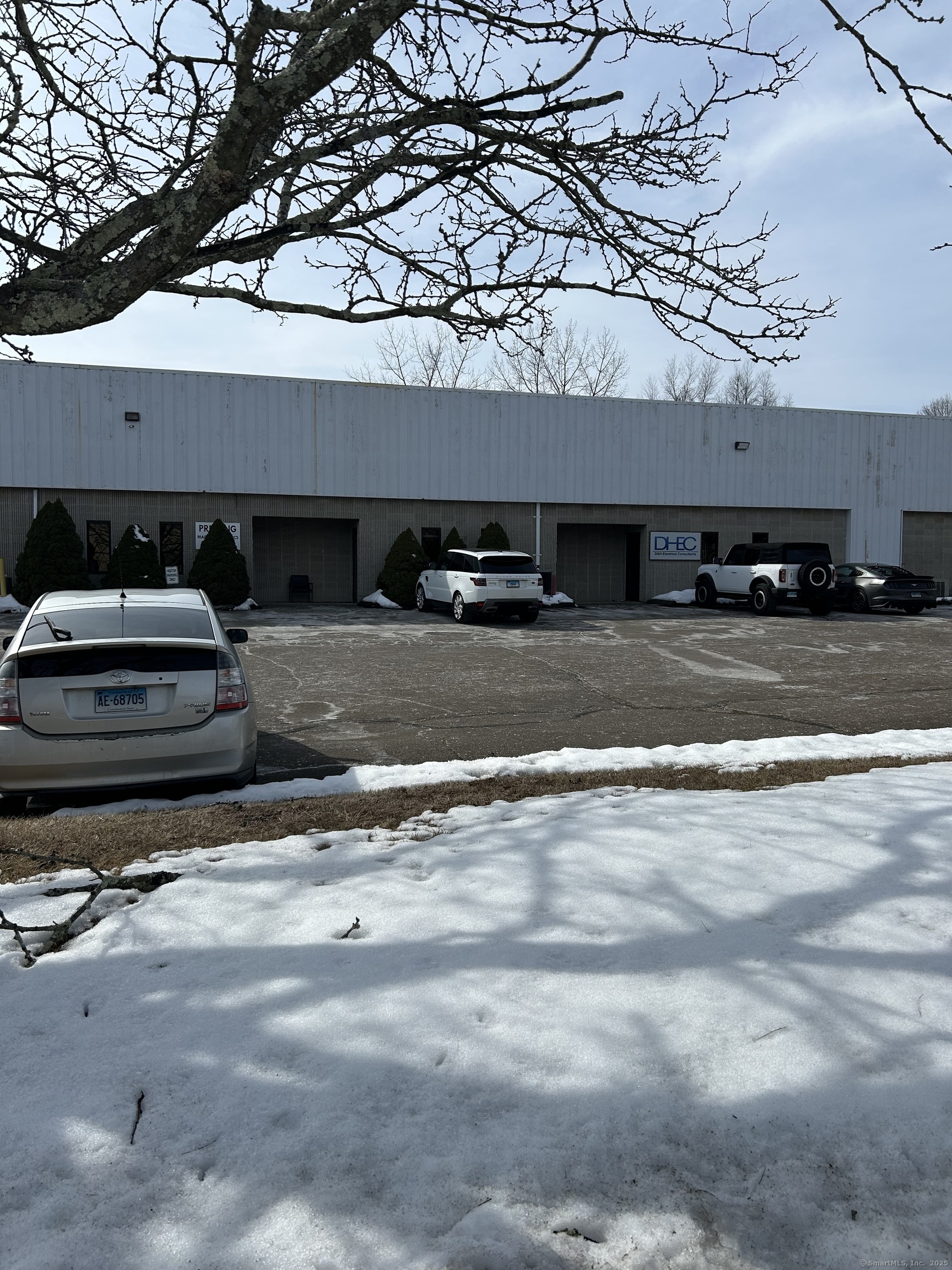 9 Commerce Circle E