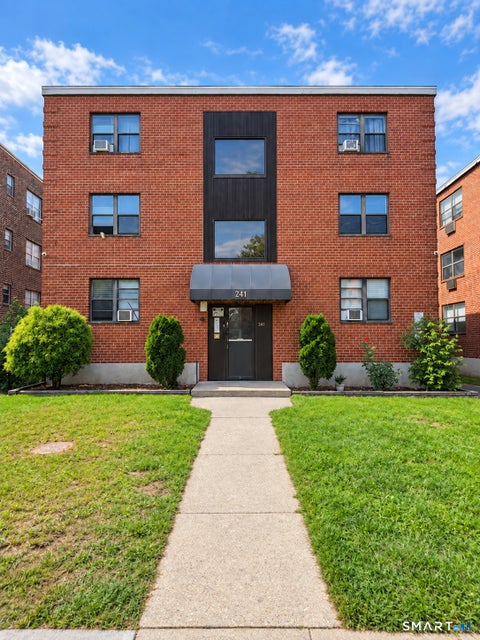 Photo of 241 Laurel Street #B6, Hartford, CT 06105 (MLS # 24210378)