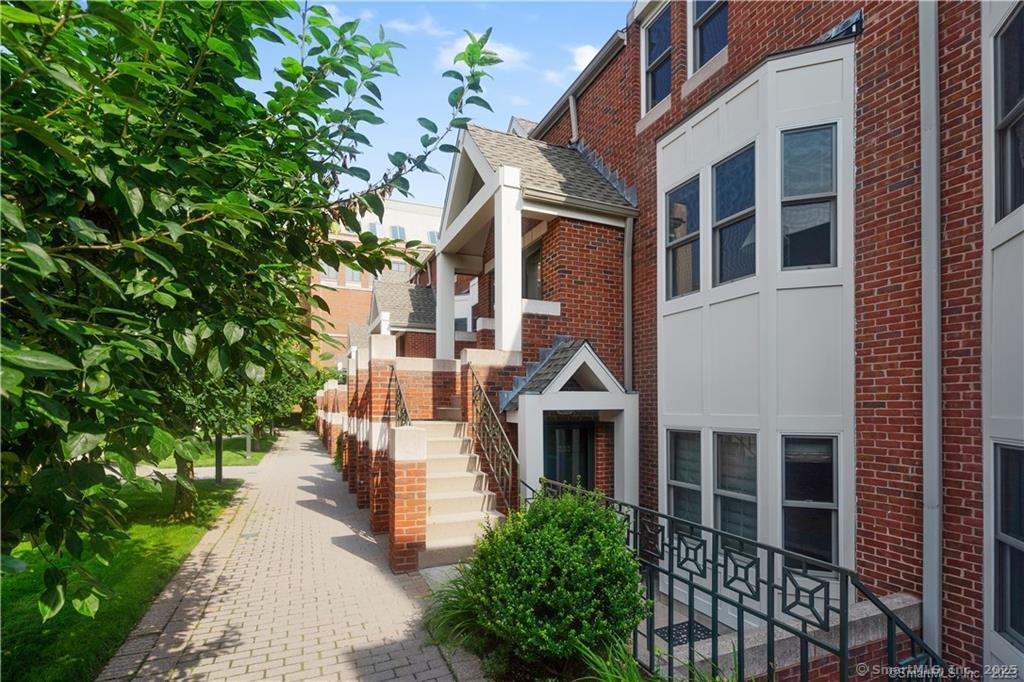 Rental Property at 95 Audubon Street 332, New Haven, Connecticut - Bedrooms: 2 
Bathrooms: 3 
Rooms: 5  - $3,500 MO.