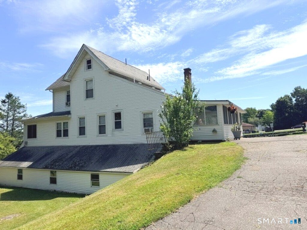 Photo of 774 Hamilton Avenue, Waterbury, CT 06706 (MLS # 24196833)