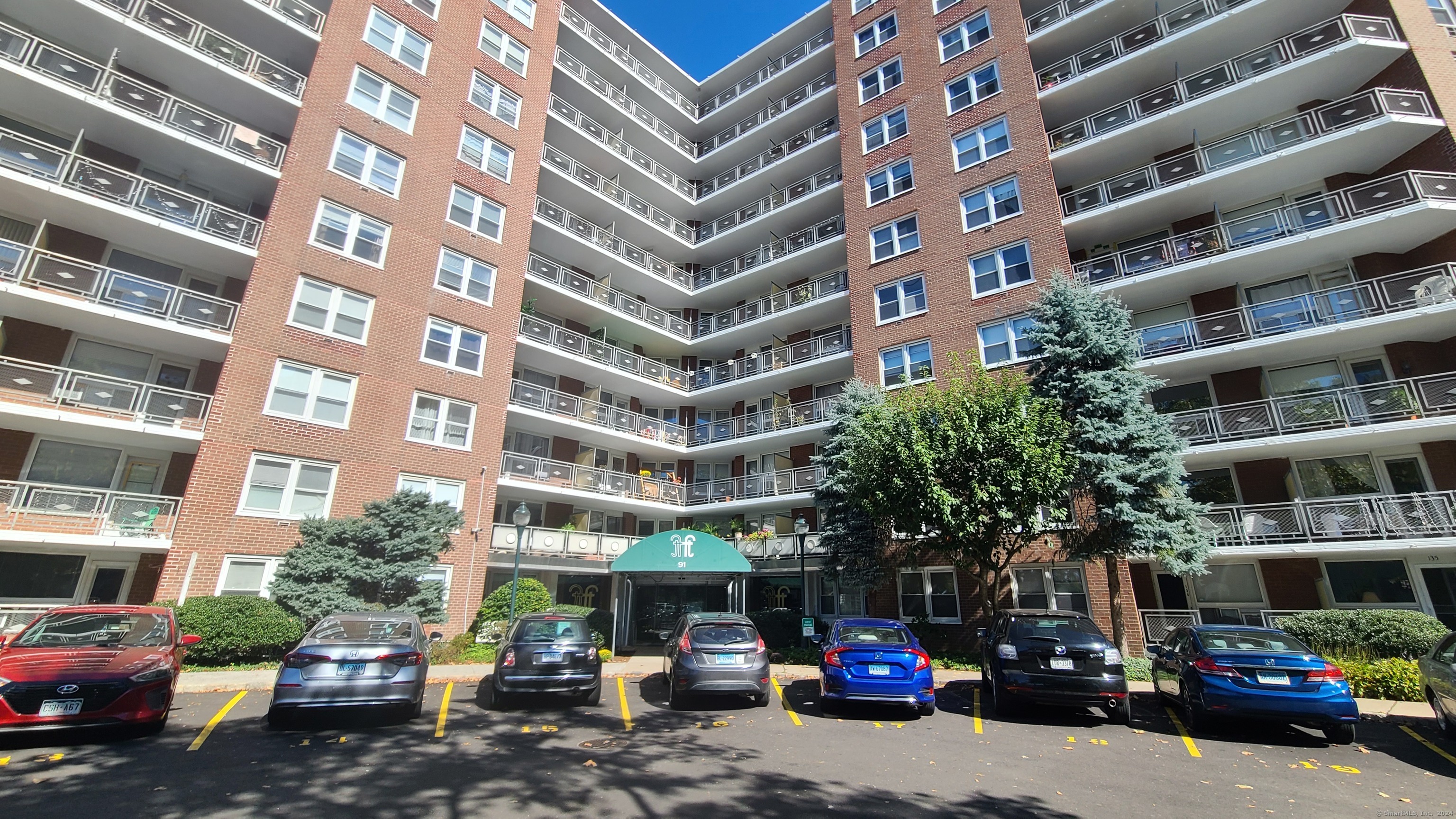 Property for Sale at Strawberry Hill Avenue Apt 641, Stamford, Connecticut - Bedrooms: 2 
Bathrooms: 1 
Rooms: 4  - $310,000