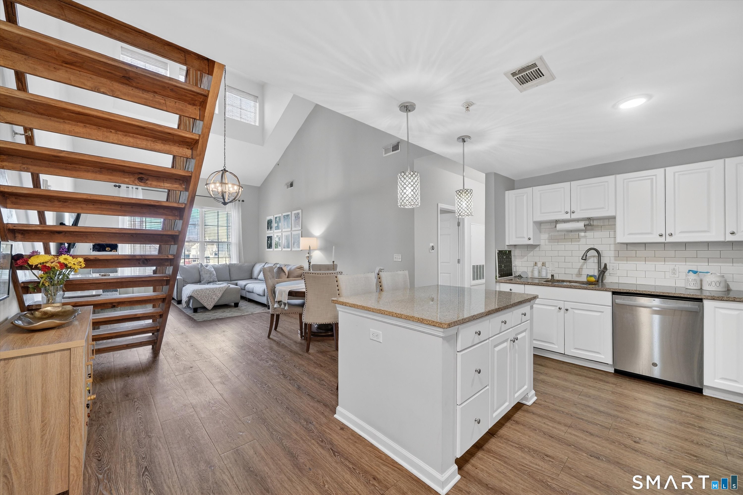 25 Adams Avenue 405