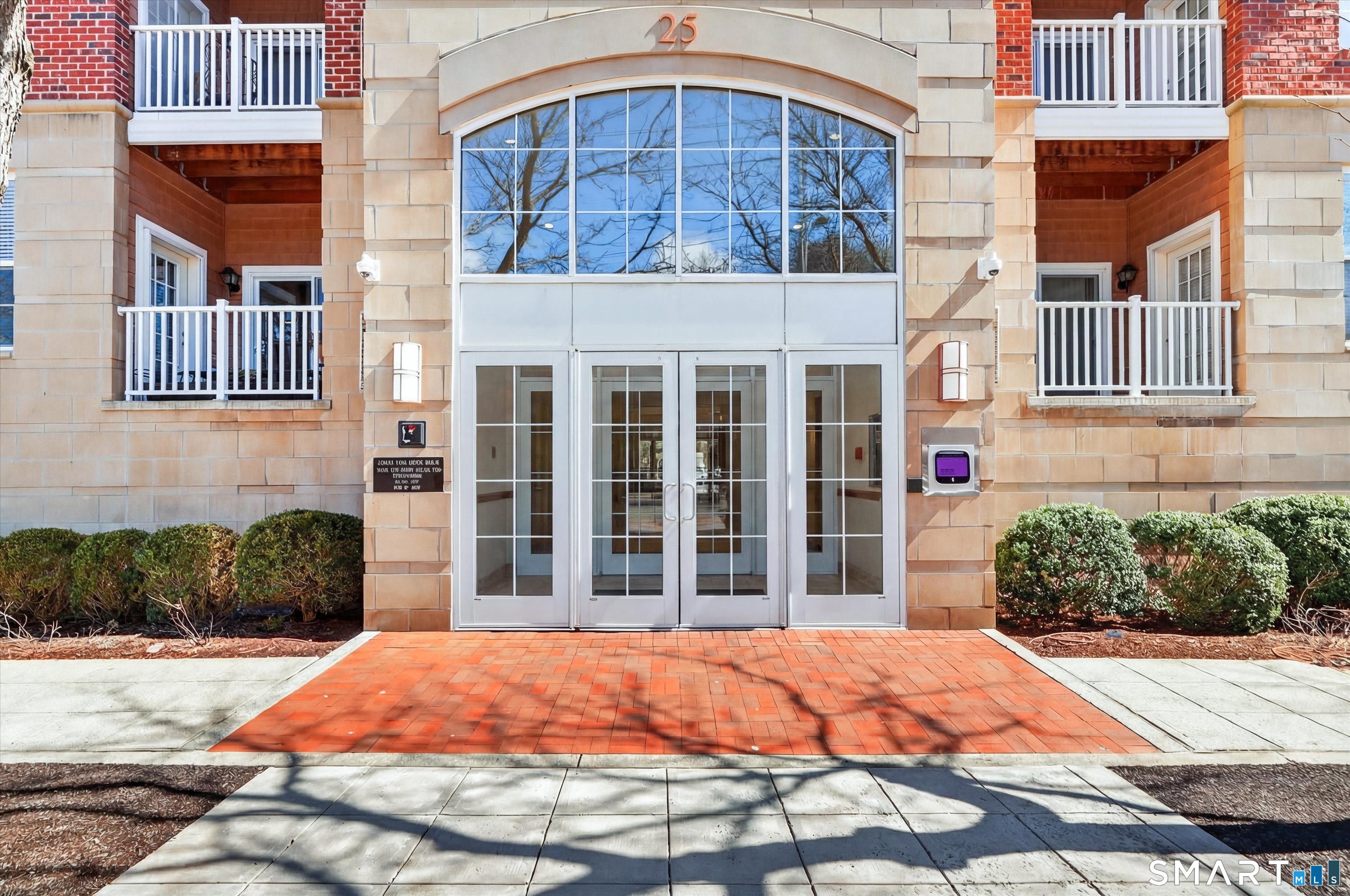 25 Adams Avenue 405