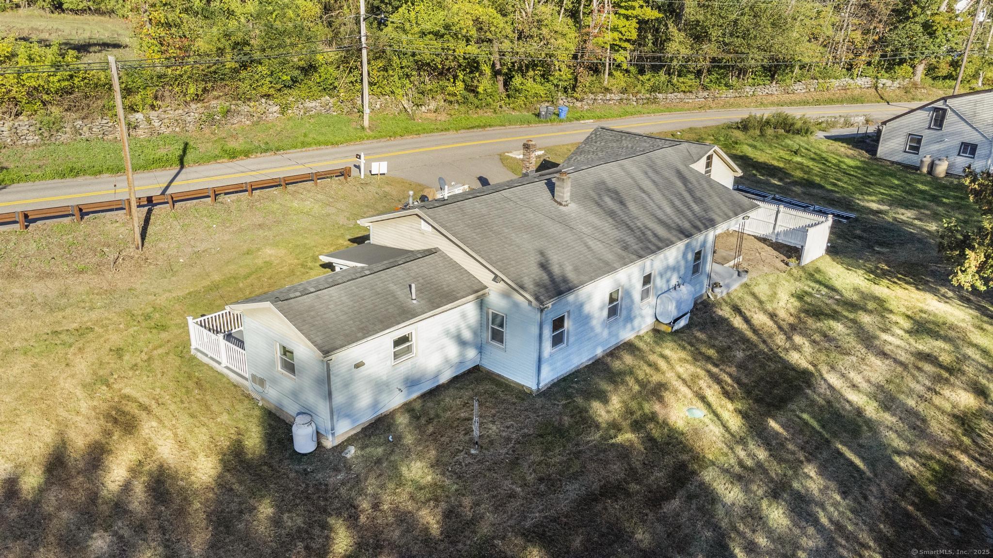 20 Pautipaug Hill Road