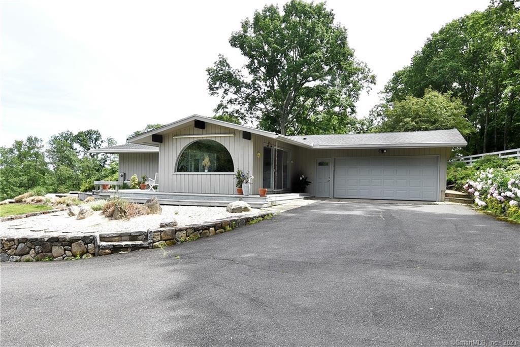 Photo 3 of 17 of 26 Parmalee Hill Road house