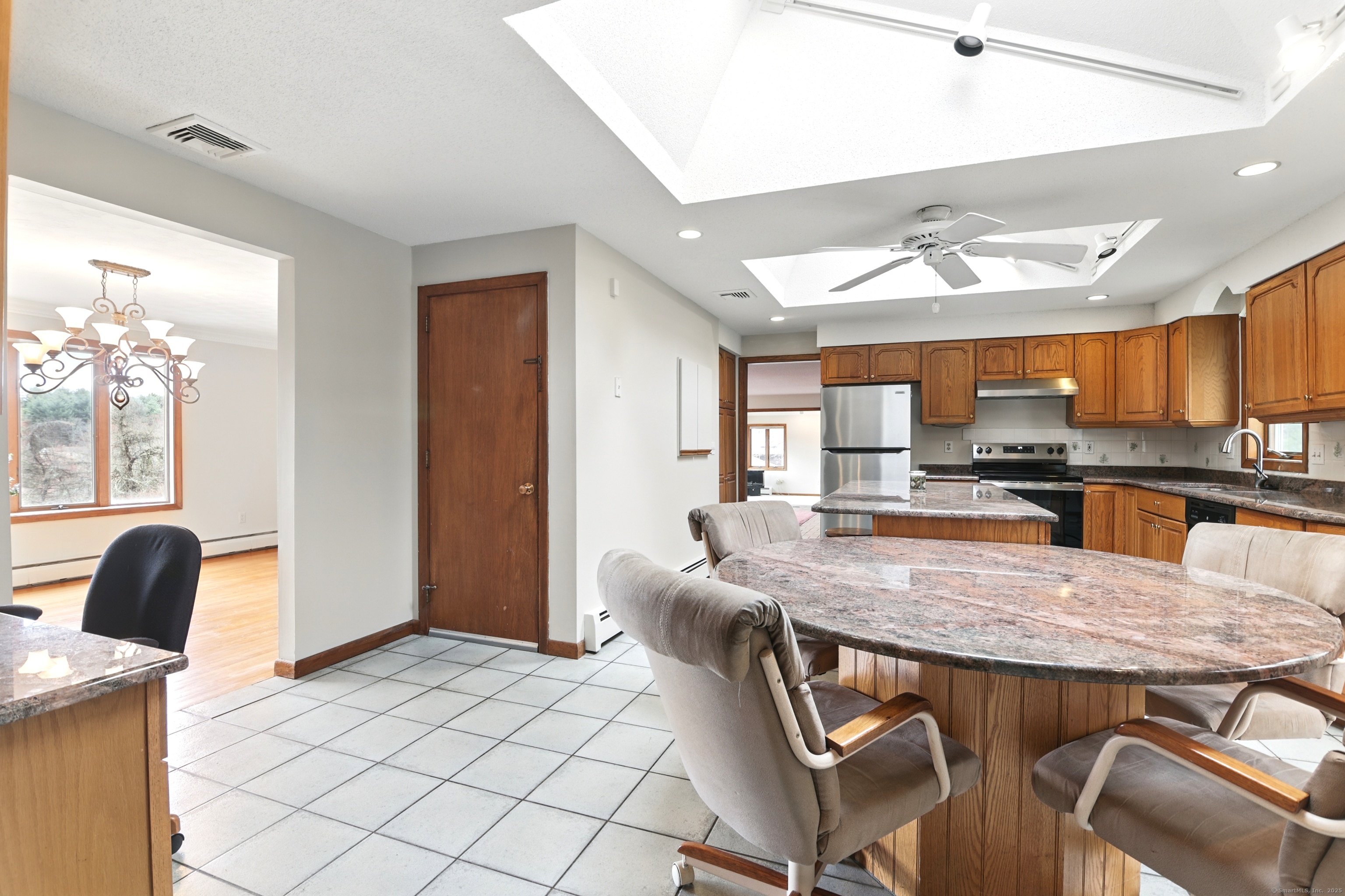 4 Horseshoe Drive, East Granby, Connecticut image 3