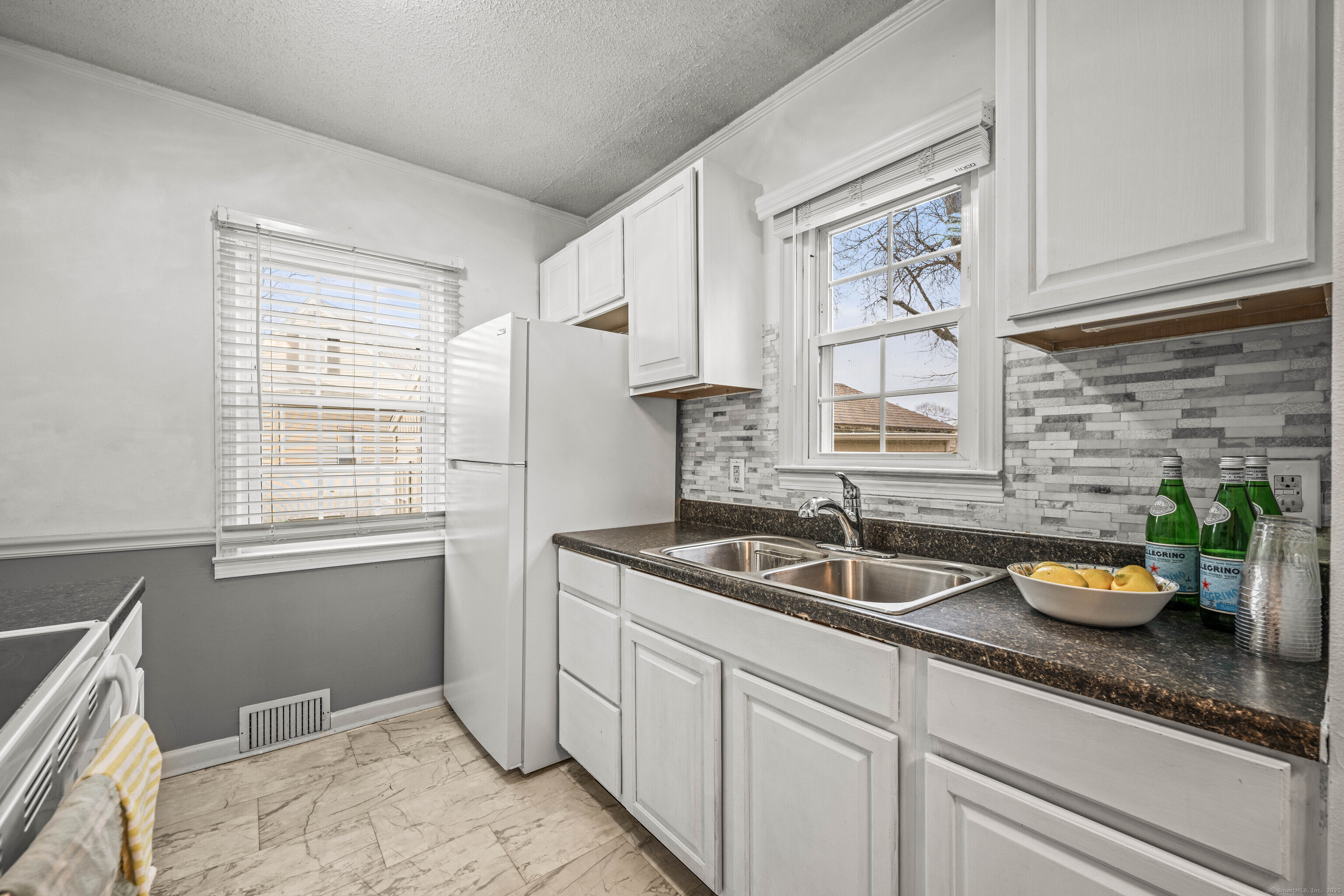 21 Bayberry Drive, Bristol, Connecticut image 6