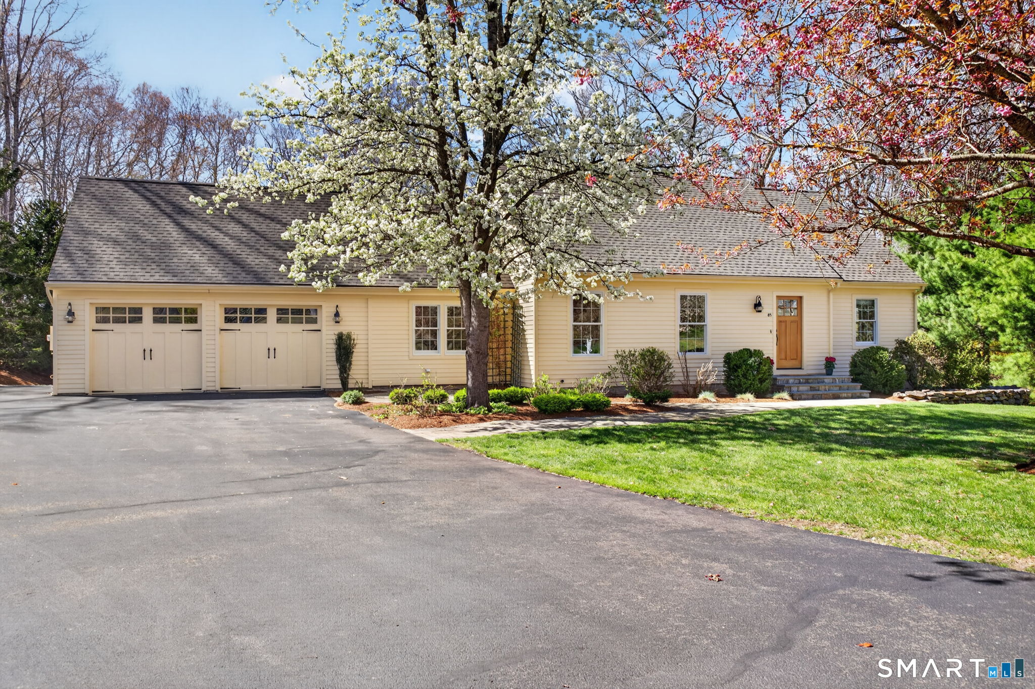 85 Fawn Brook Circle