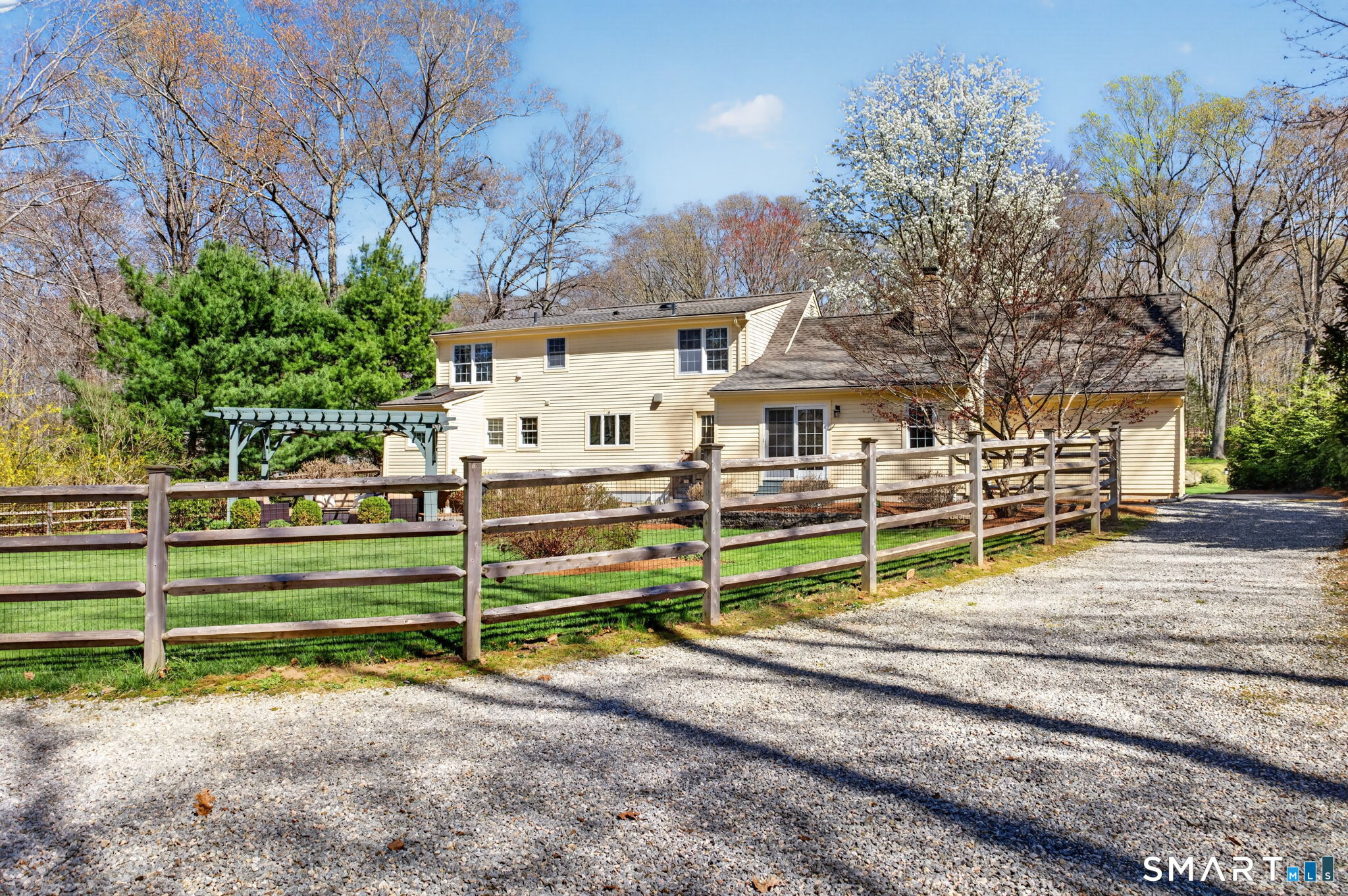 85 Fawn Brook Circle