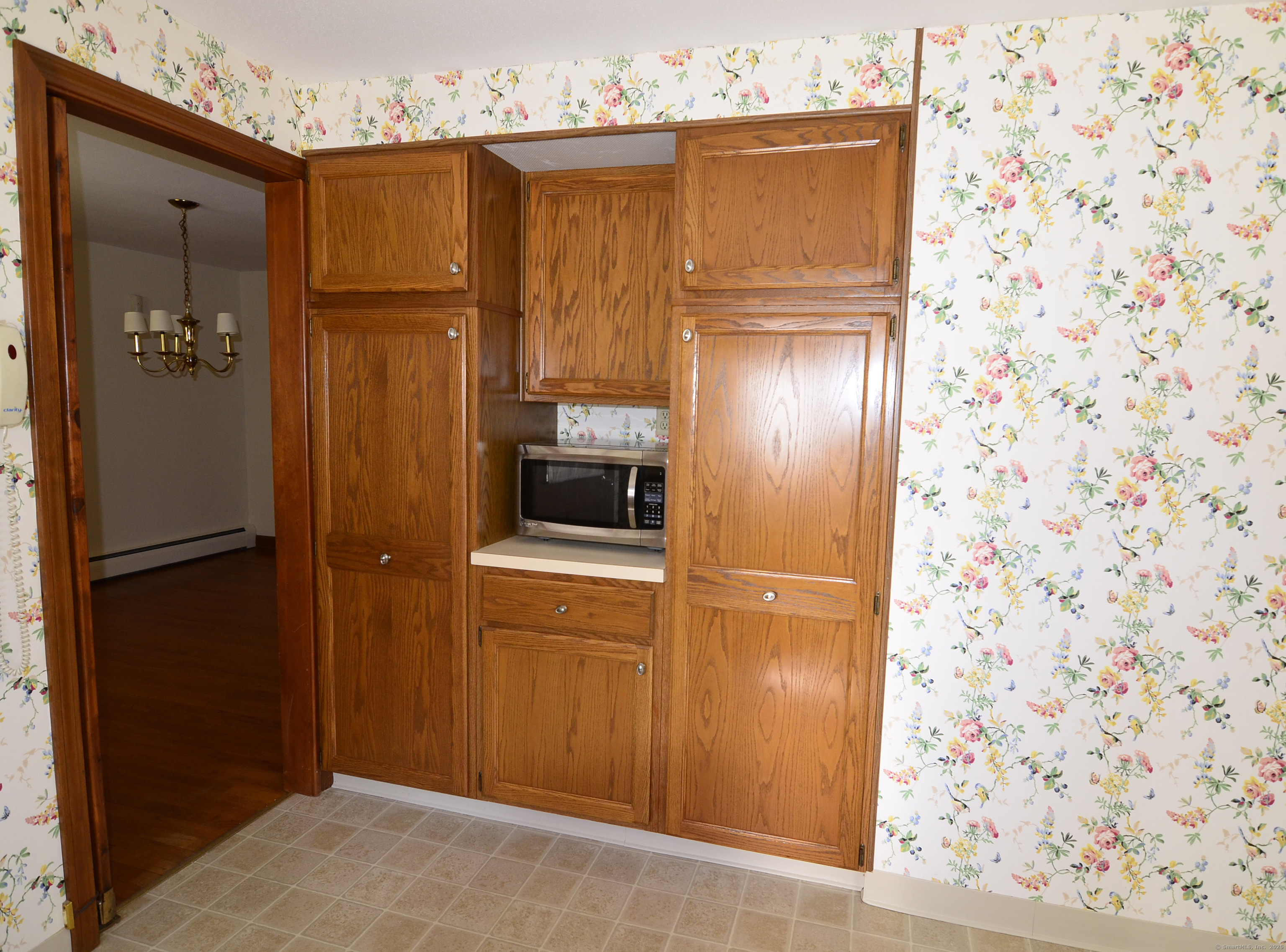 15 Burnwood Drive, Bloomfield, Connecticut image 8