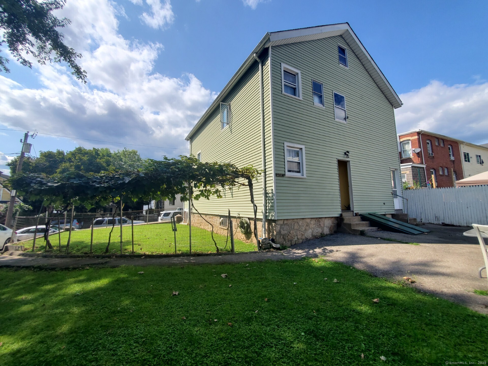 17 Alden Street