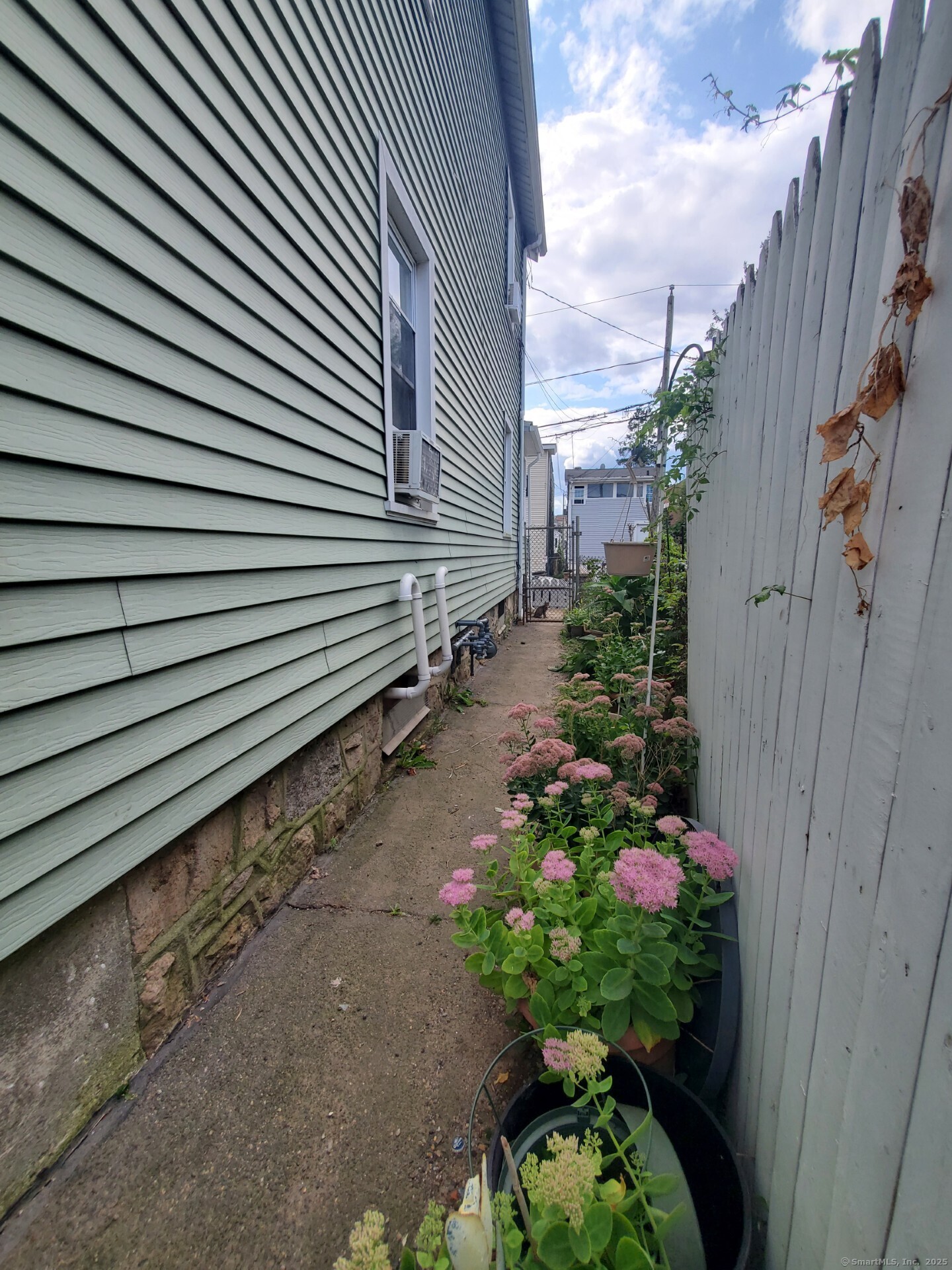 17 Alden Street