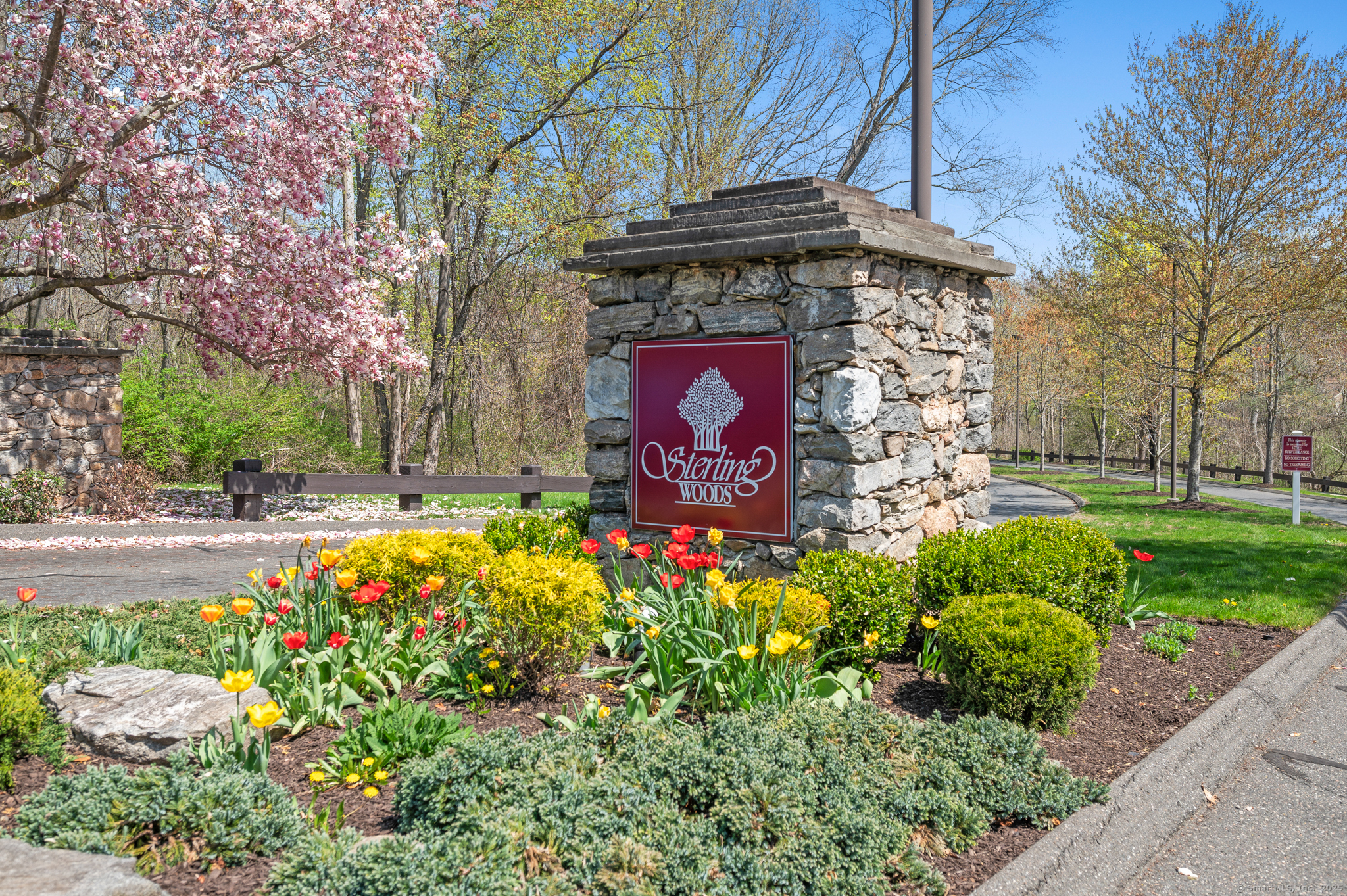Brittania Drive 73, Danbury, Connecticut - 2 Bedrooms  
3 Bathrooms  
6 Rooms - 